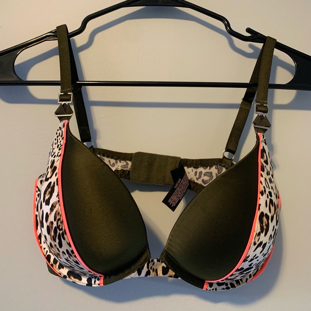 Victoria’s Secret Very Sexy Push-up Bra